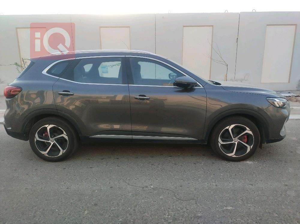 MG HS